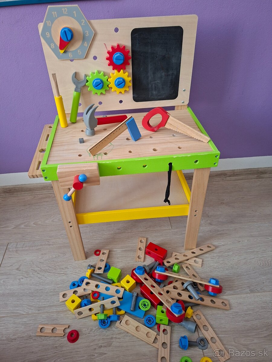 Pracovný stolik drevený s príslušenstvom