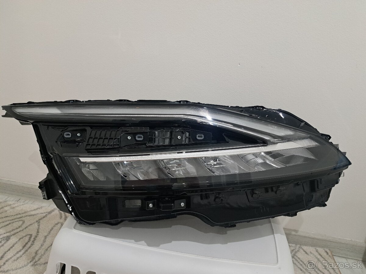 Svetlo NISSAN QASHQAI 100-8D02J