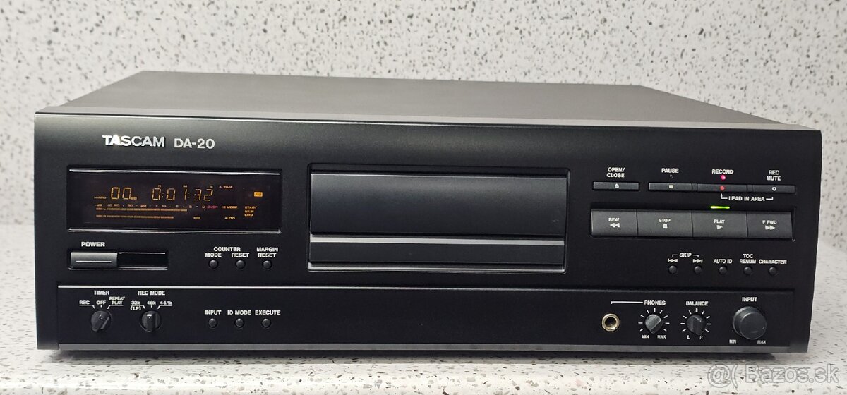 TASCAM DA-20 》Digital Audio Tape (DAT) Player/Recorder Japan