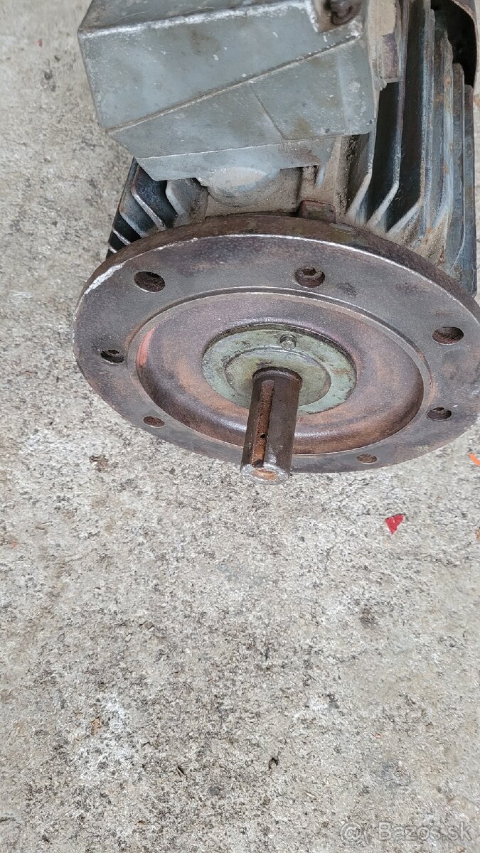 Elektromotor 1,5 kw 710 ot/min