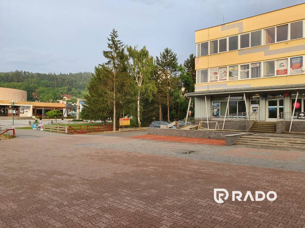 RADO | Na prenájom prenájom obchodný priestor na pešej zone