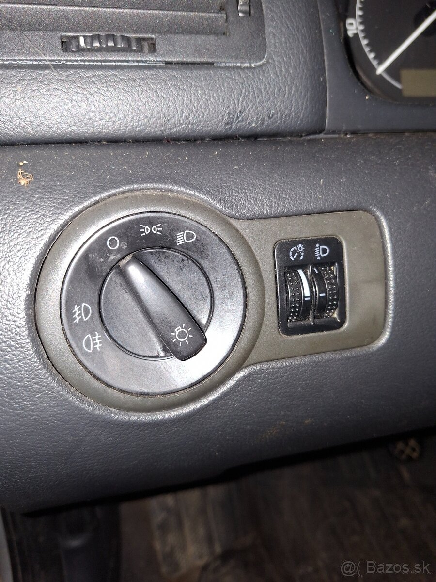 skoda octavia vypinac svetiel