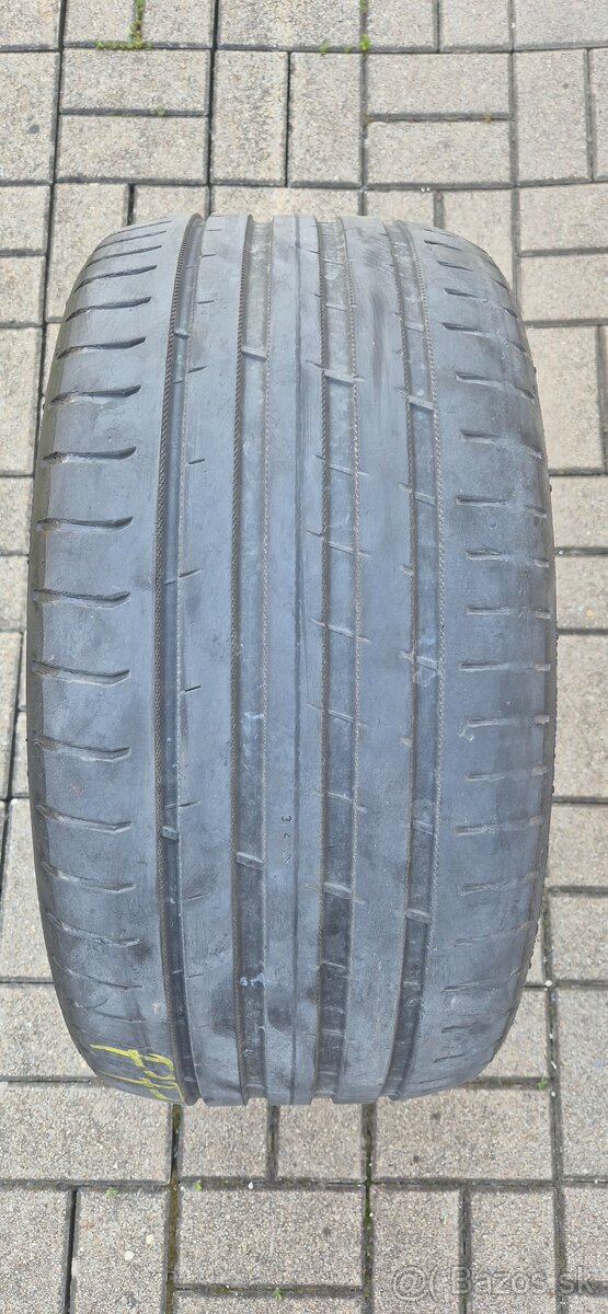 Predám 255/35 ZR19 Nokian Powerproof jazdené