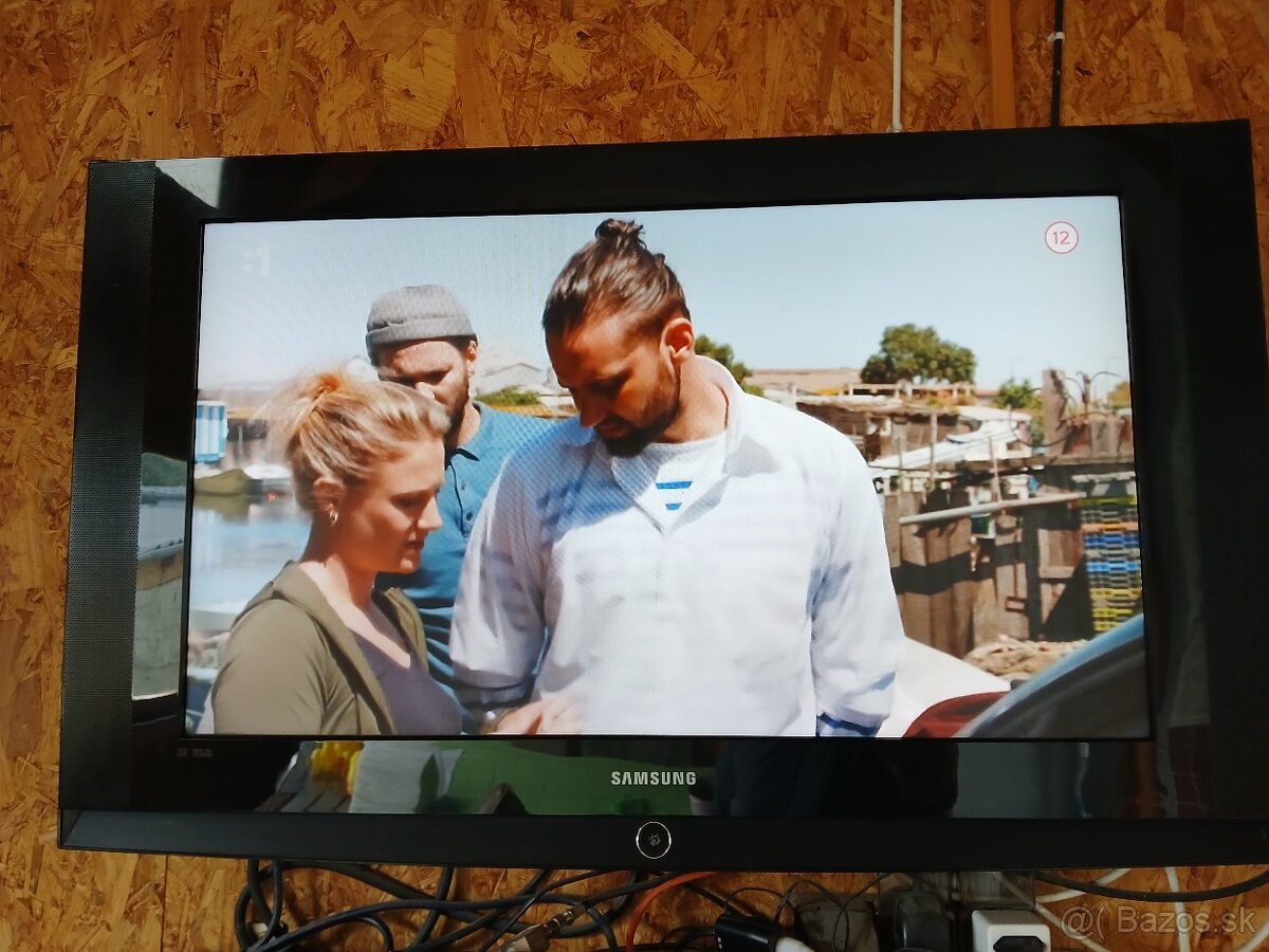 Predám starši LCD TV SAMSUNG 82cm