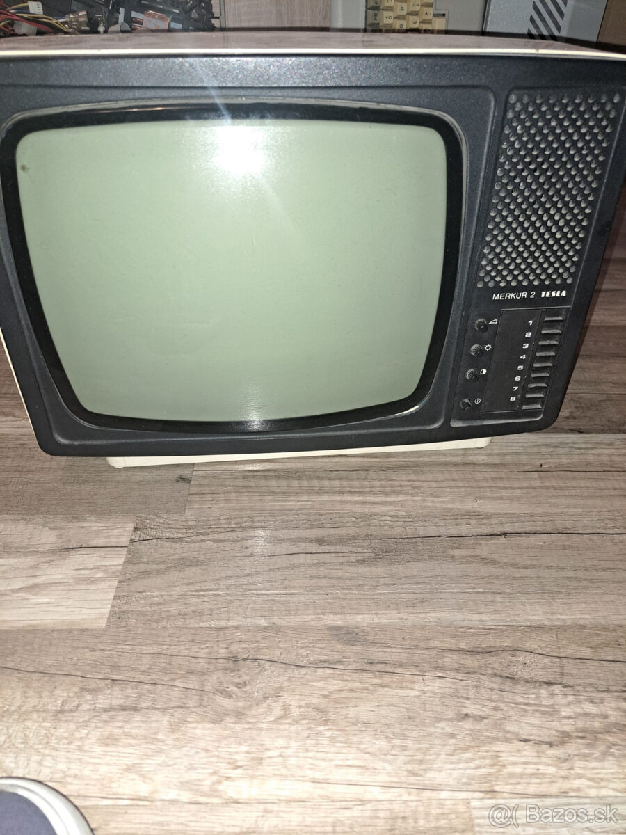 Funkčý televizor monitor Tesla Merkur 2 vhodný na PMD - 85