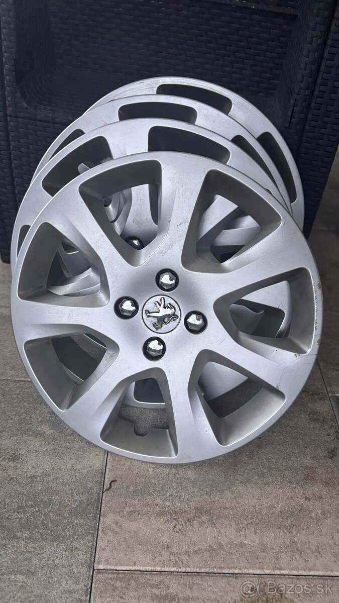 Puklice R17 Peugeot(original)