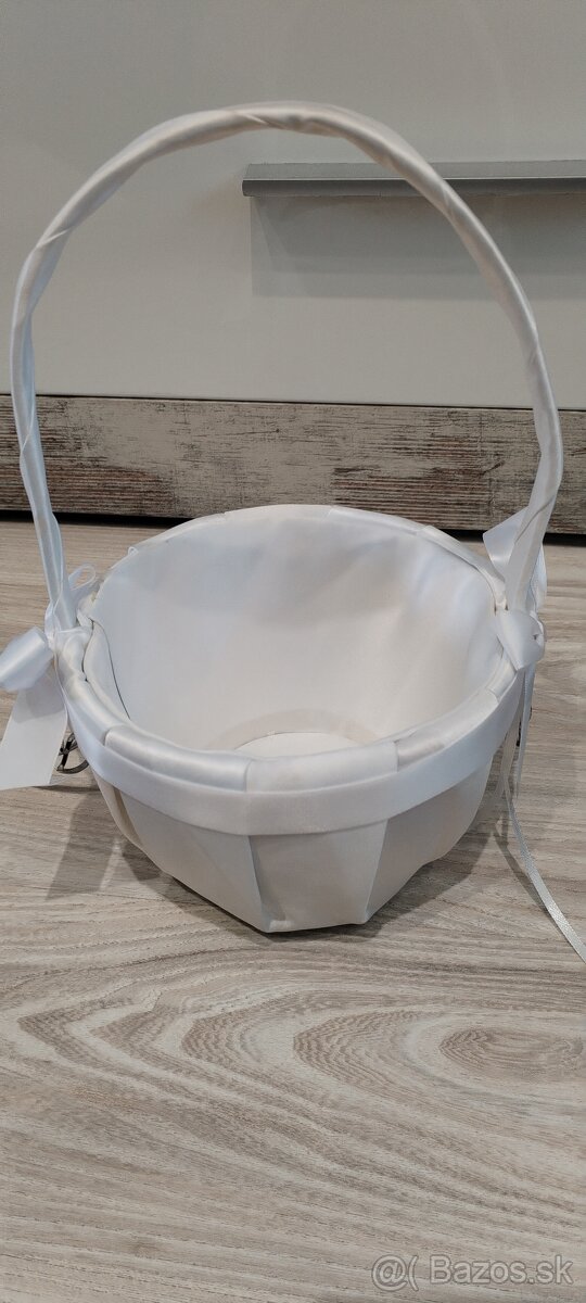 Košík pre družičky+3 ks lupienkov(nové)