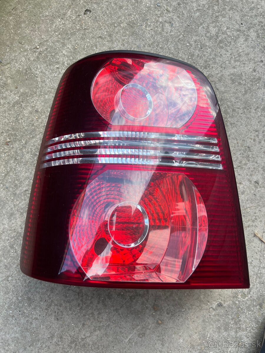 VW Touran zadne lave svetlo