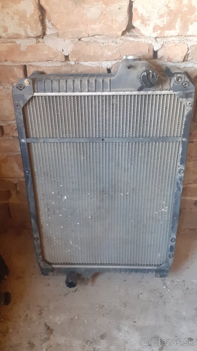 CHLADIČ- CASE IH-NEW HOLLAND