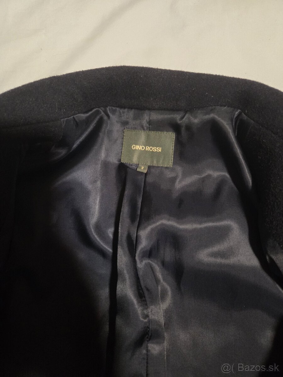 Predávam krásny kabát modrý Gino Rossi. Číslo S