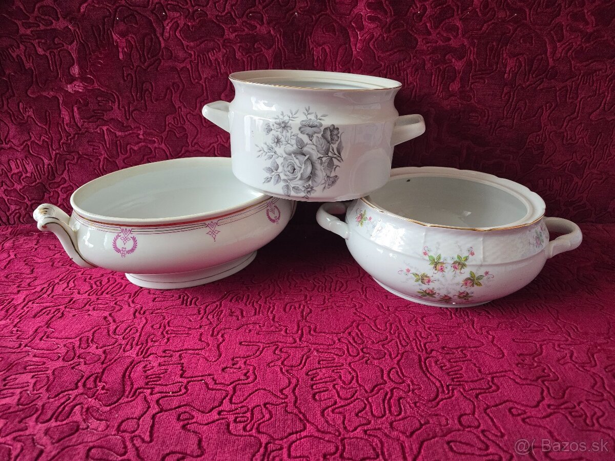 Tri polievkové mise.