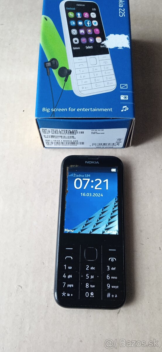 Nokia   225  ,  Nokia  C1  -  01