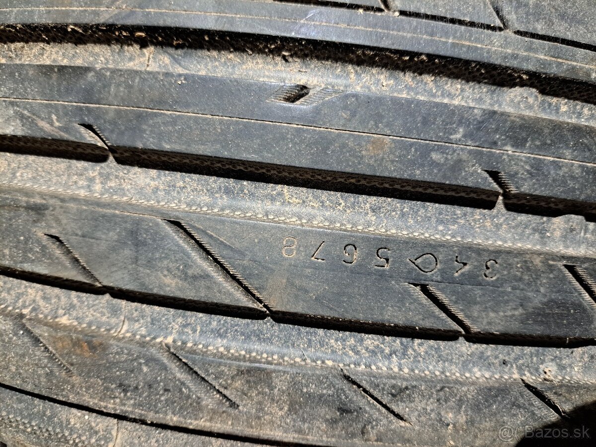 225/40r18