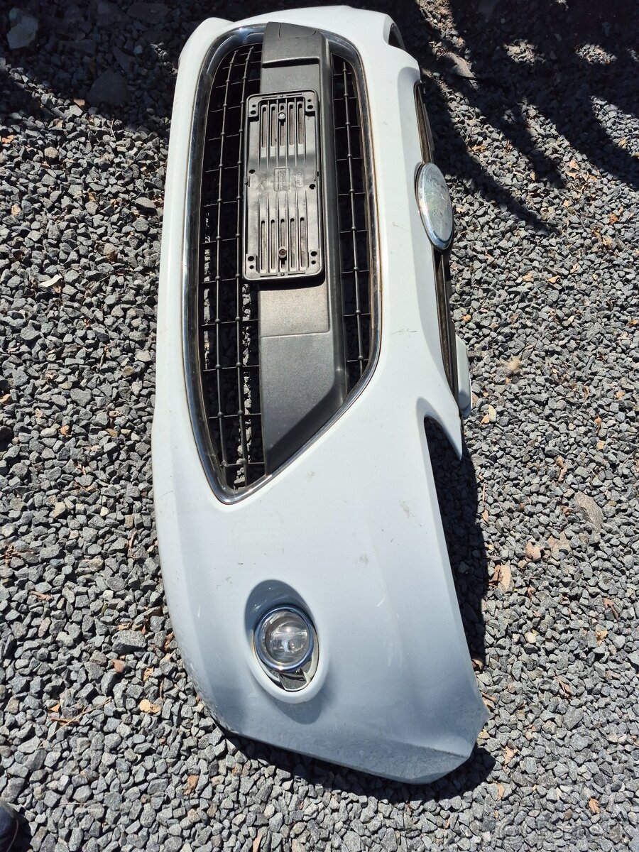 Ford Fiesta MK7 2008-2013 nárazník predný kapota svetlo čelo