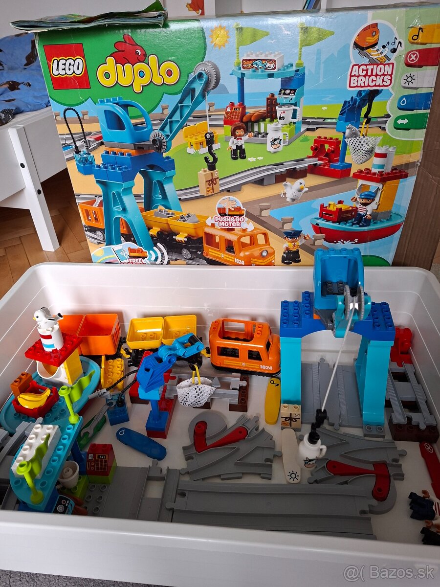 NAKLADNY VLAK LEGO 10875