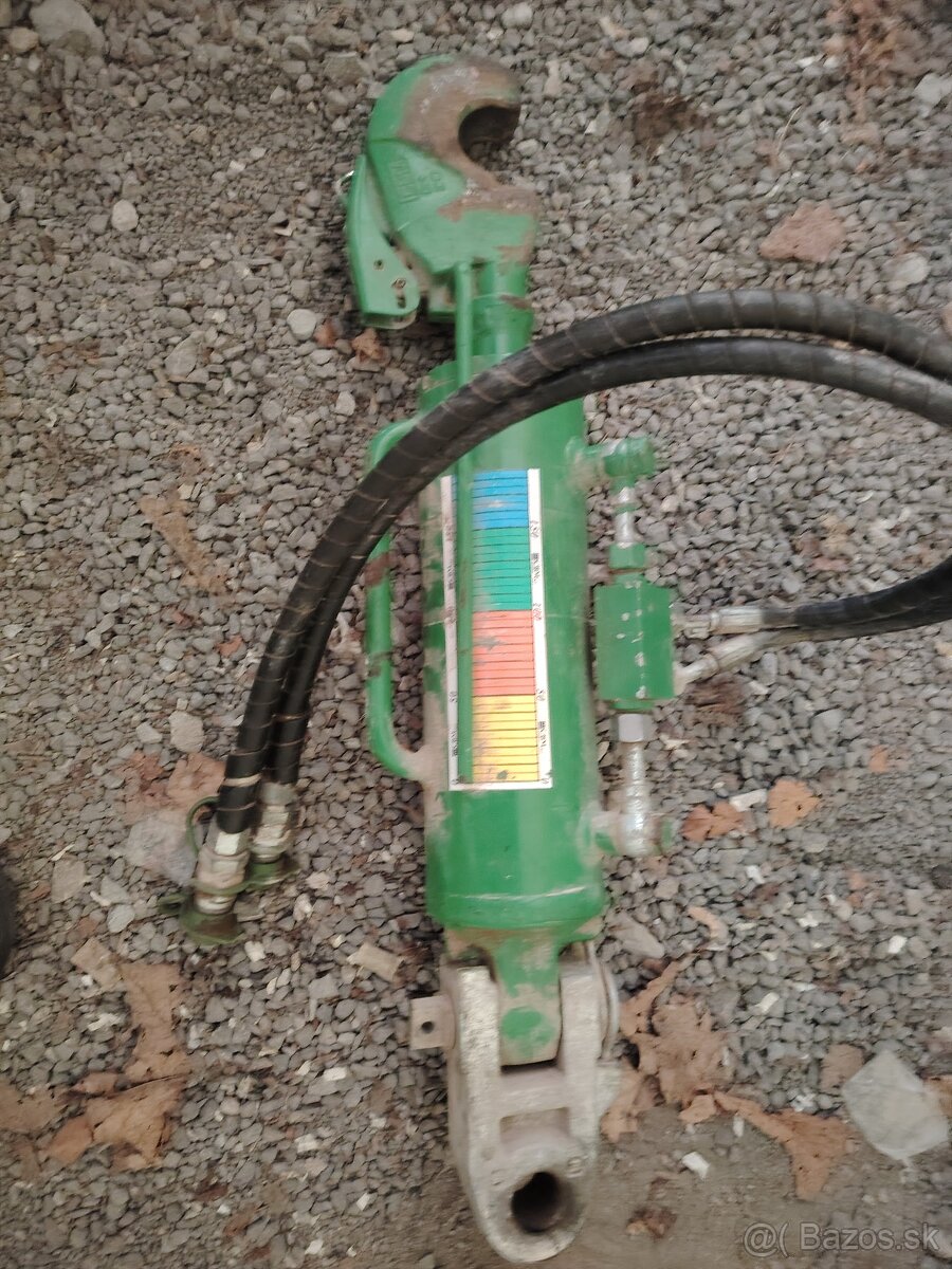 Hydraulický trojbod cat3