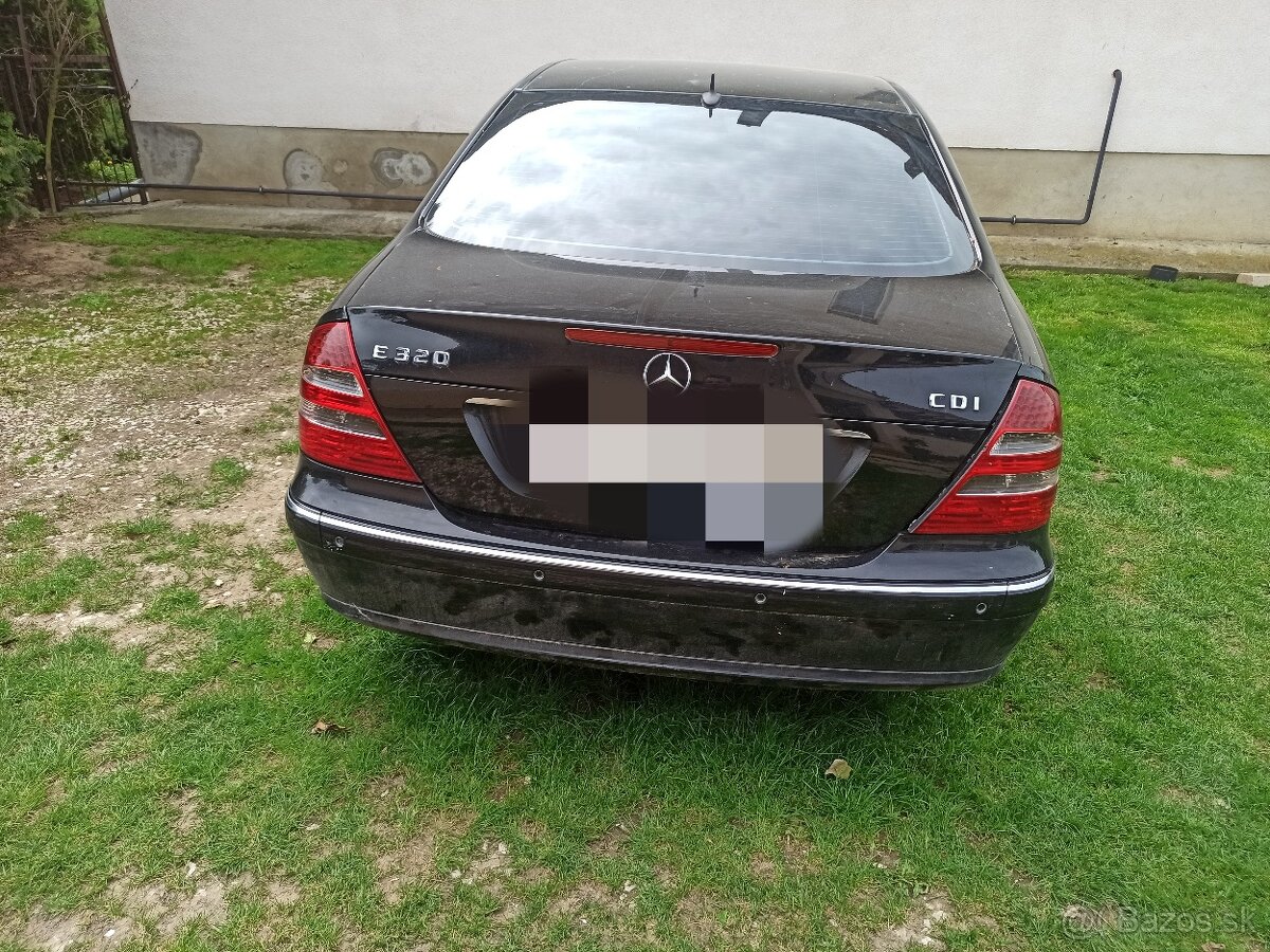 Mercedes Benz w211 e320
