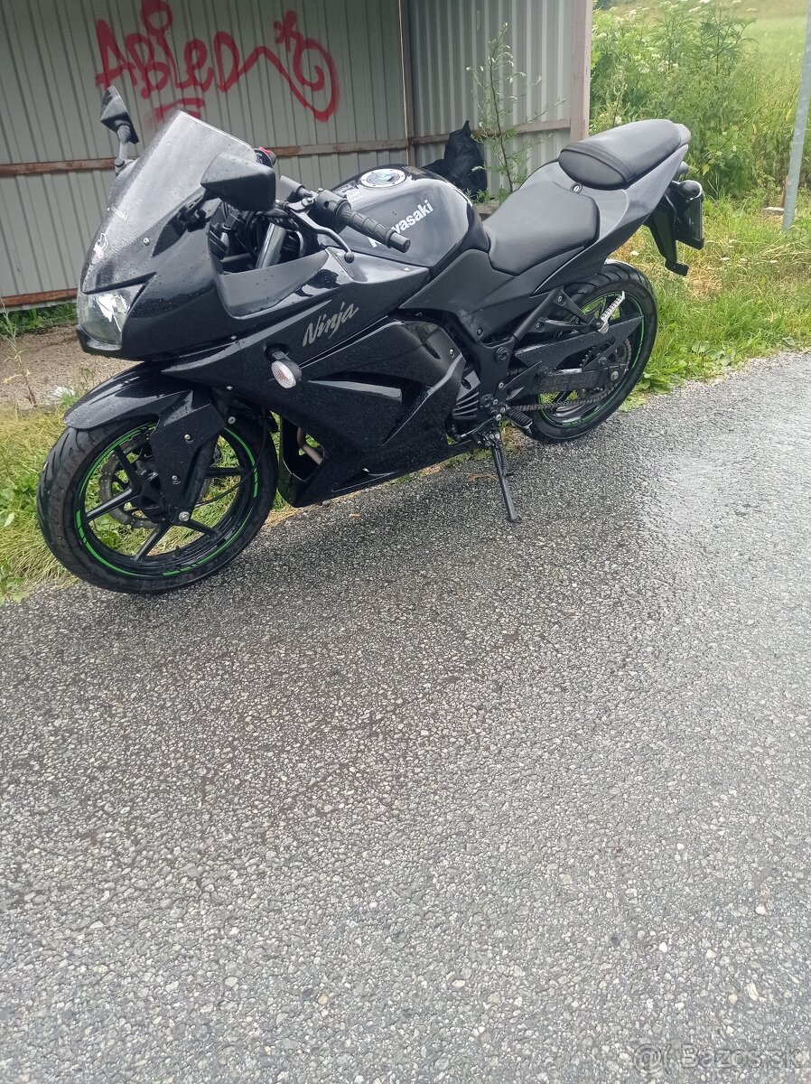 Predám kawasaki ninja 250r r.v2012