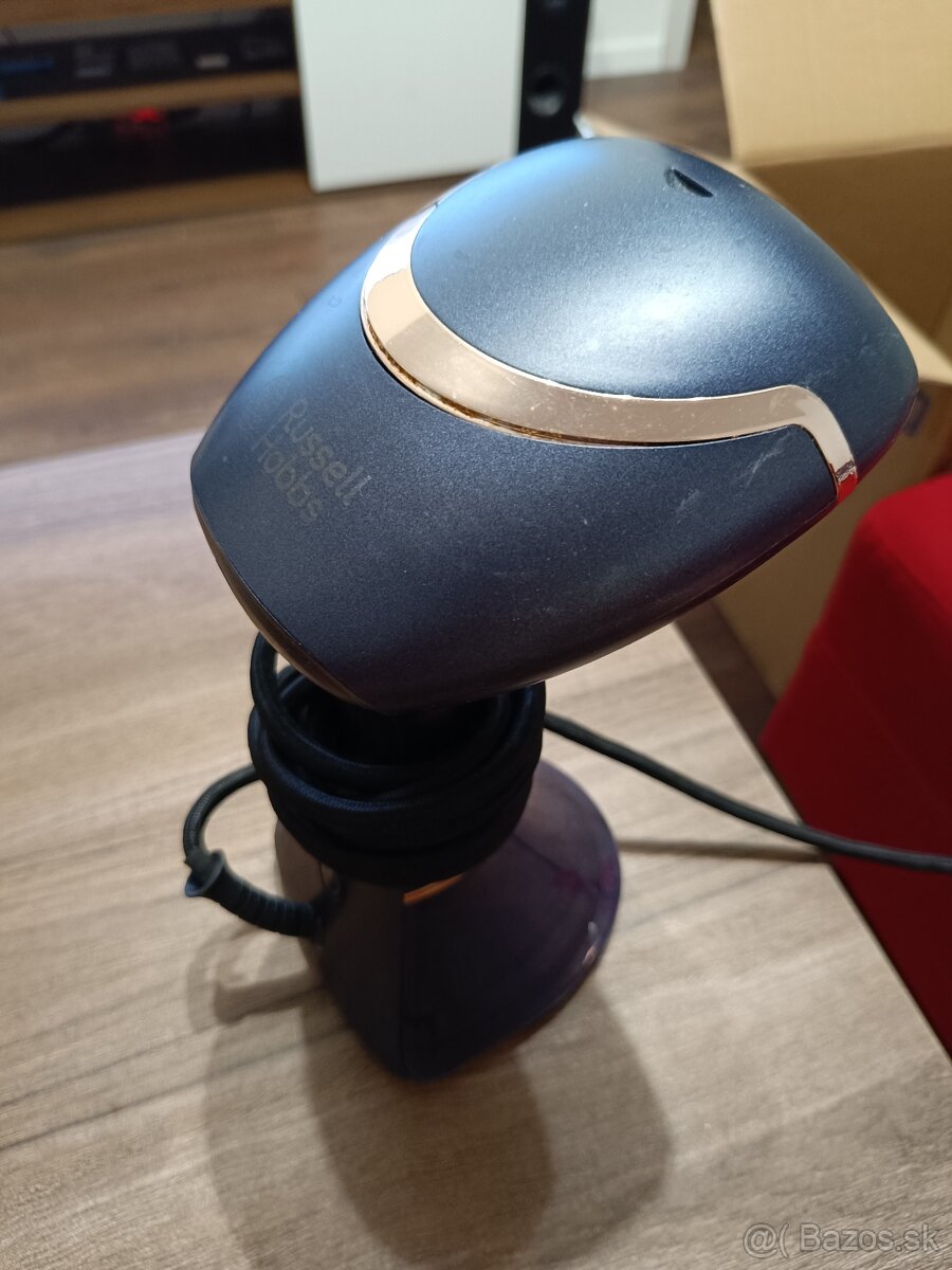 ručný naparovač Russell Hobbs