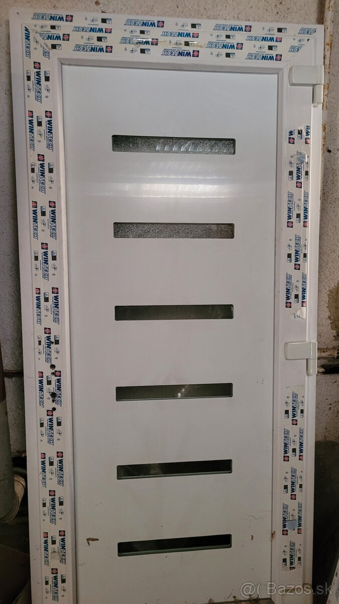 Plastové jednokrídlové vchodové dvere 100x210
