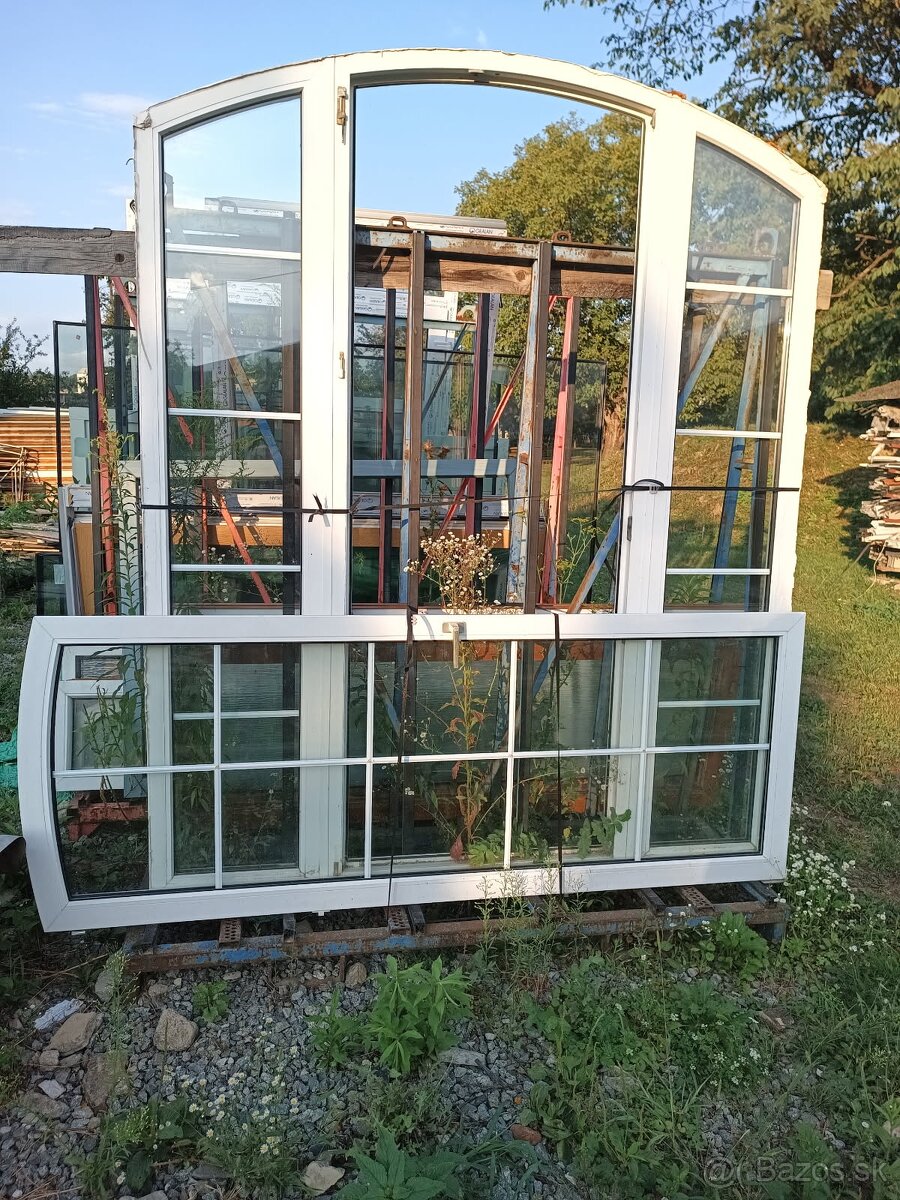 Plastove oblukove dvere