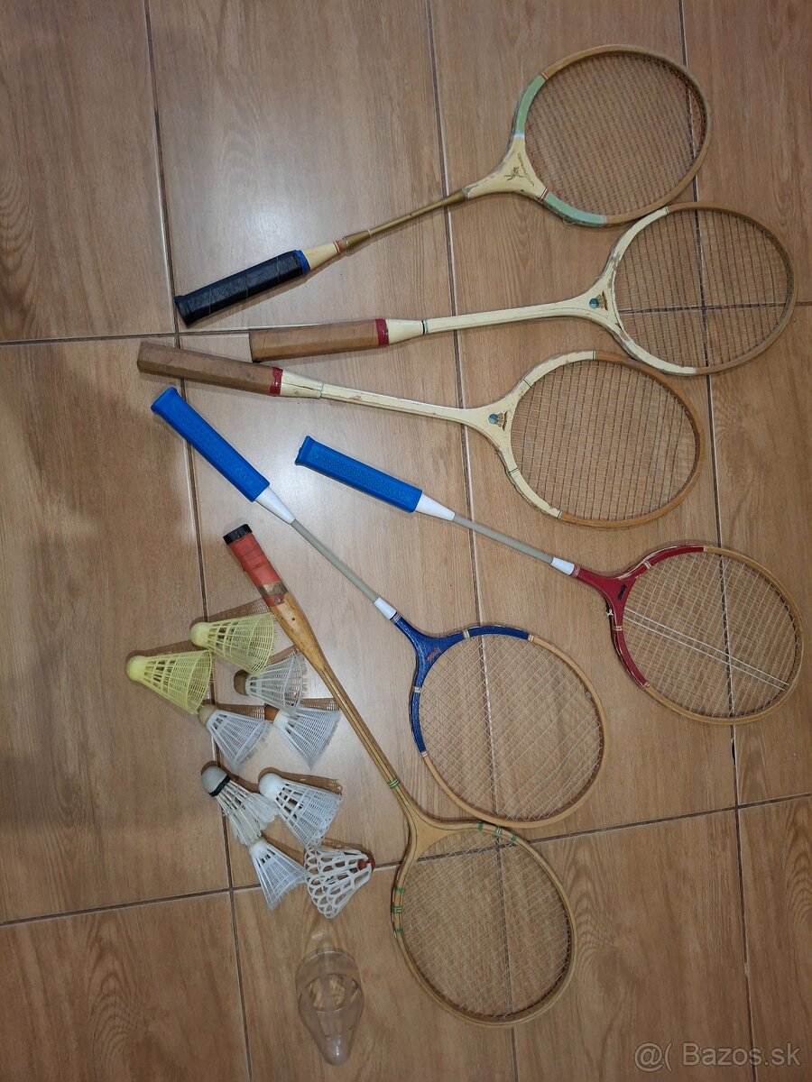 Retro bedmintonove rakety