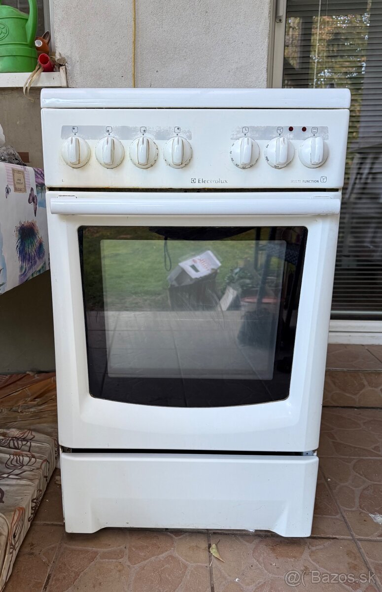 Elektronický sporák Electrolux (trieda A)