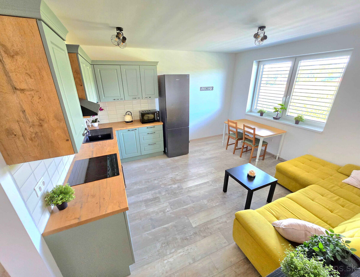 3 iz. byt v súkromnom rezidenčnom areáli, s bazénom,altánkom