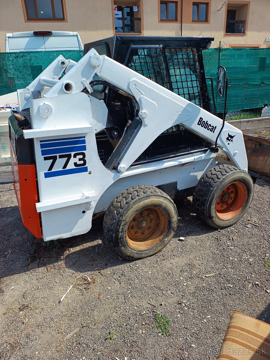 Šmykový nakladač BOBCAT 773 – predám, príslušenstvo v cene