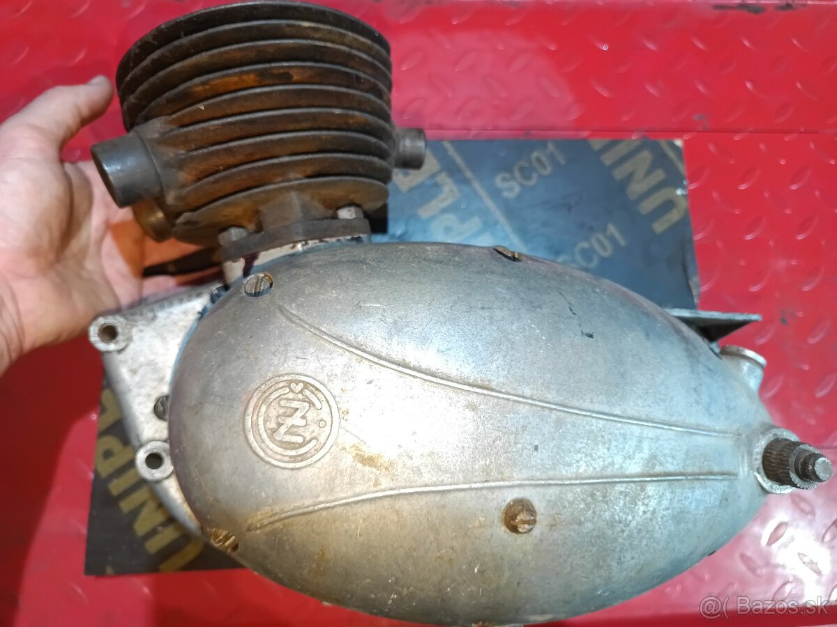 Predám polomotor ČZ 125T