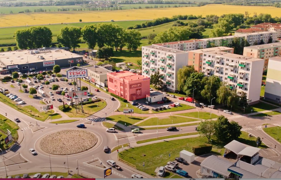 BUDOVA - TOPOĽČANY, obchodná zóna