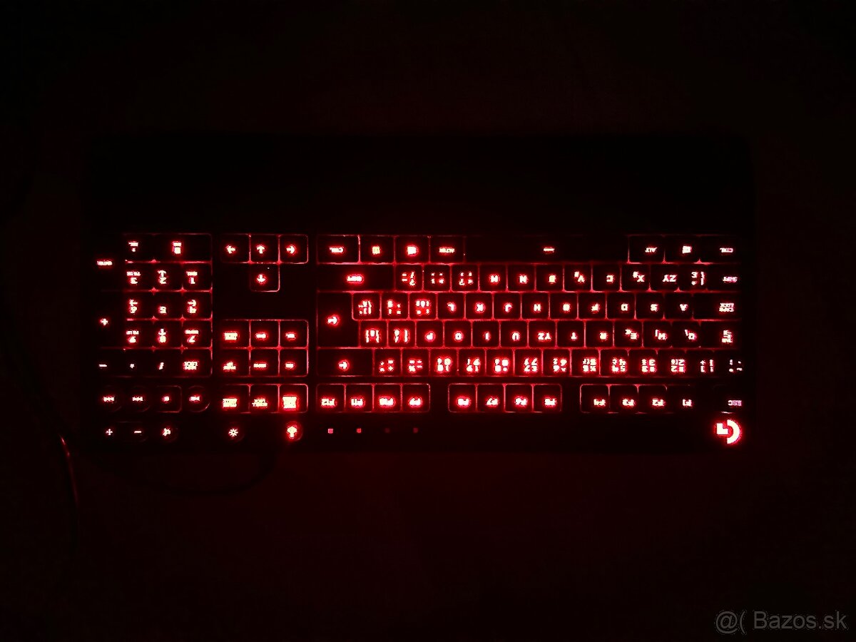 Logitech G213
