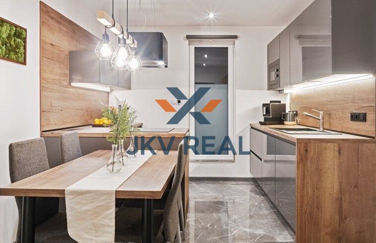 JKV Real ponúka na predaj pekný poschodový rodinný dom, Malé