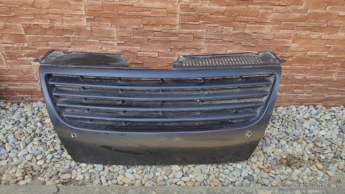 Maska na Passat B6