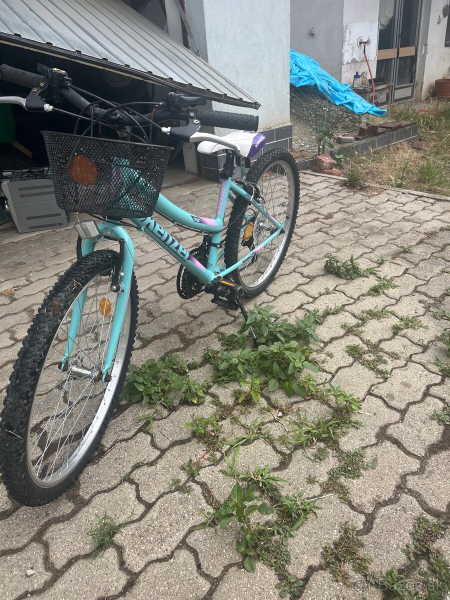Predám dámsky/študentský horský bicykel Kona
