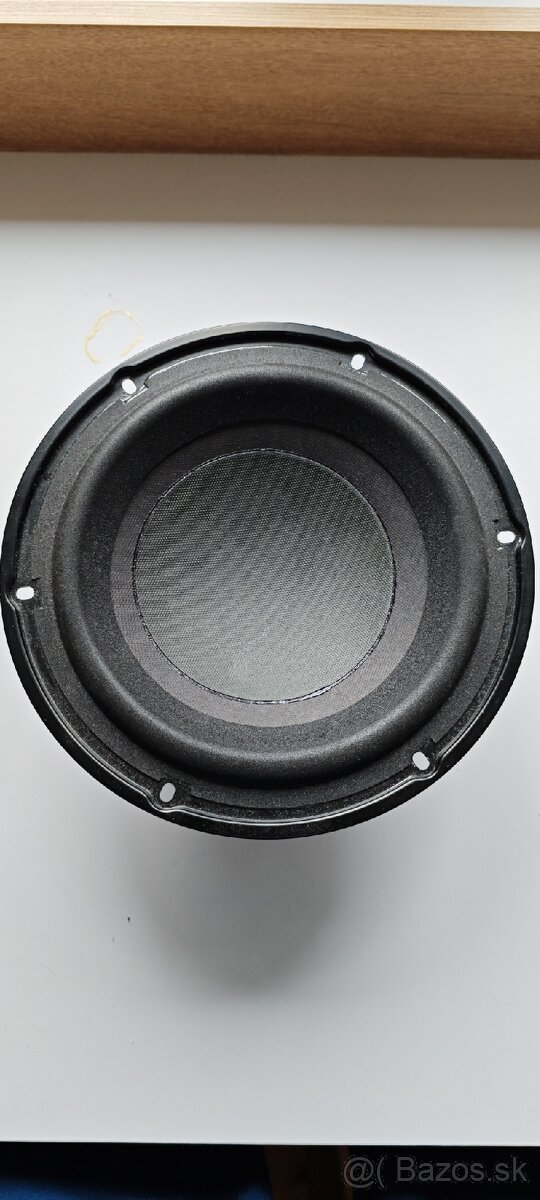 Predam subwooferovy repro Onkyo