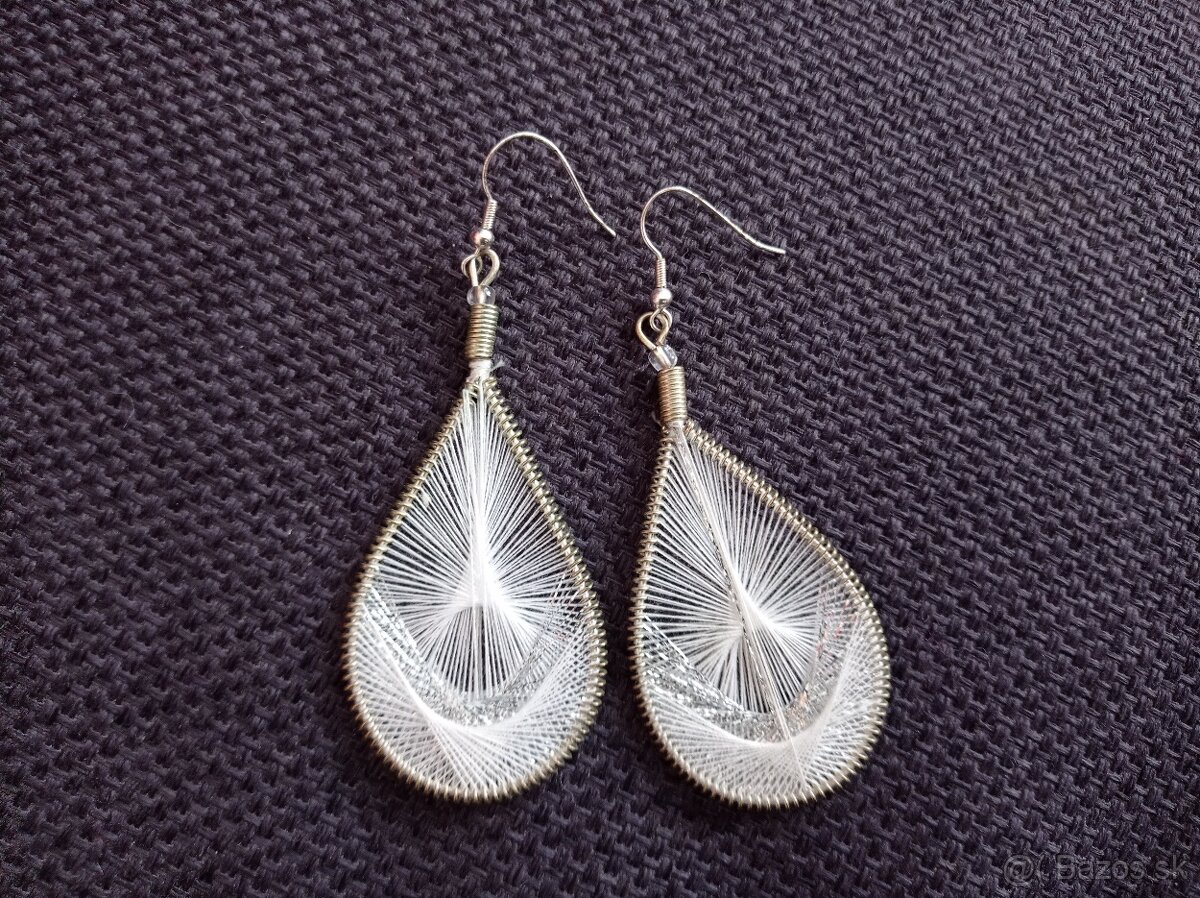 Retro masívne biele visiace náušnice