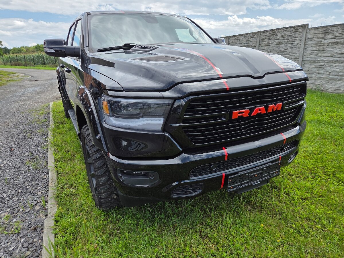 DODGE RAM 1500 5.7 HEMI 401PS 4X4 LARAMIE OFF-ROAD