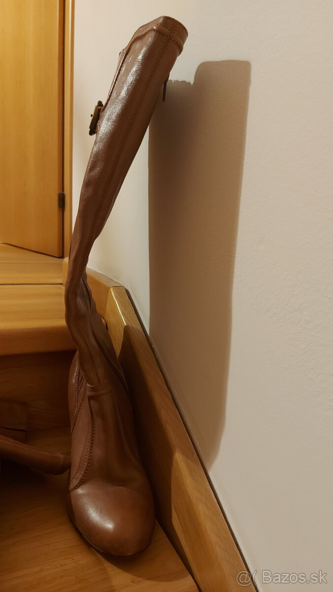 Kožené hnedé vysoké čižmy