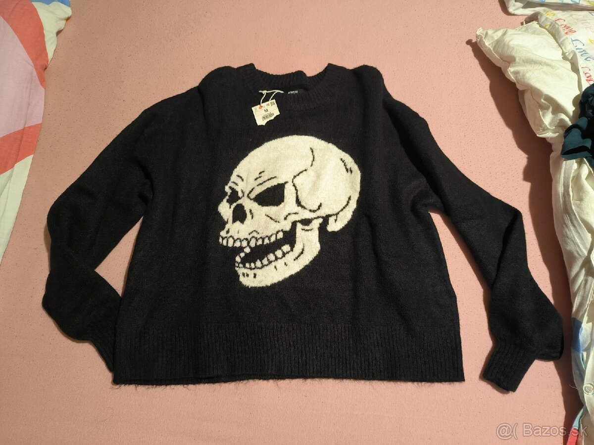 Nenoseny sveter Cropp