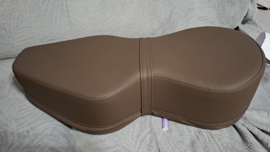 Hnede sedlo jawa kyvacka