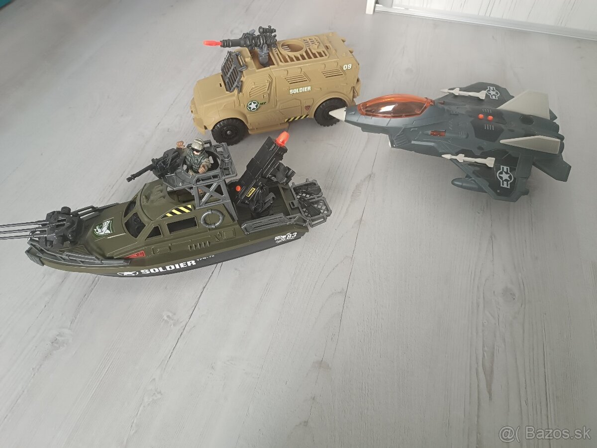 Vojenské autá SOLDIER