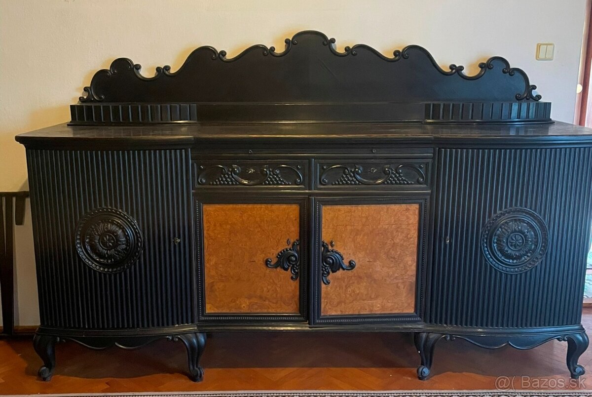 Starožitné príborníky