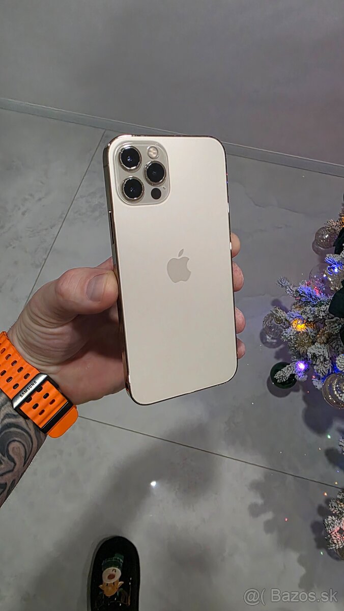 Predám iPhone 12 Pro zlatý.