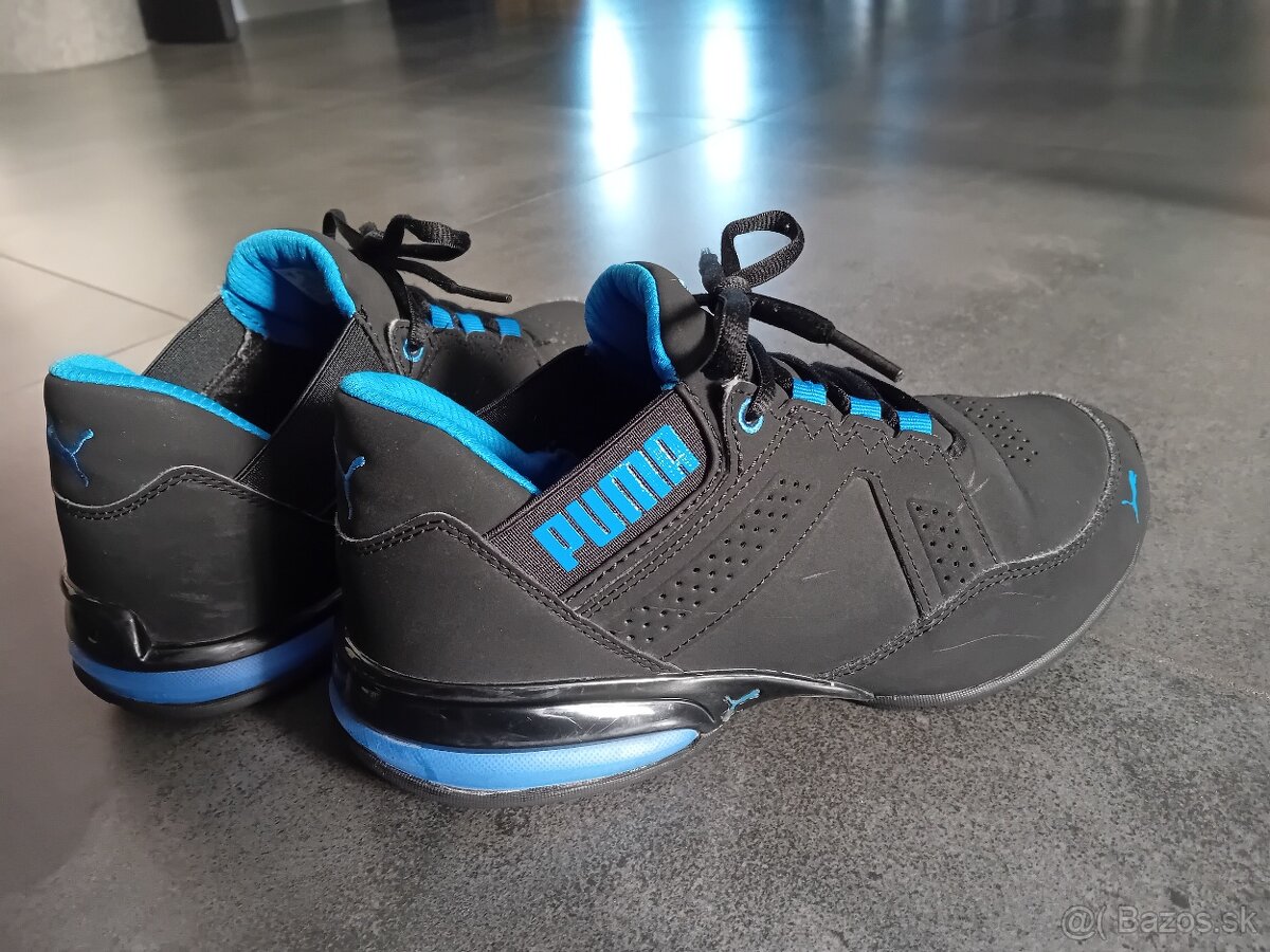 Botasky puma s poštou