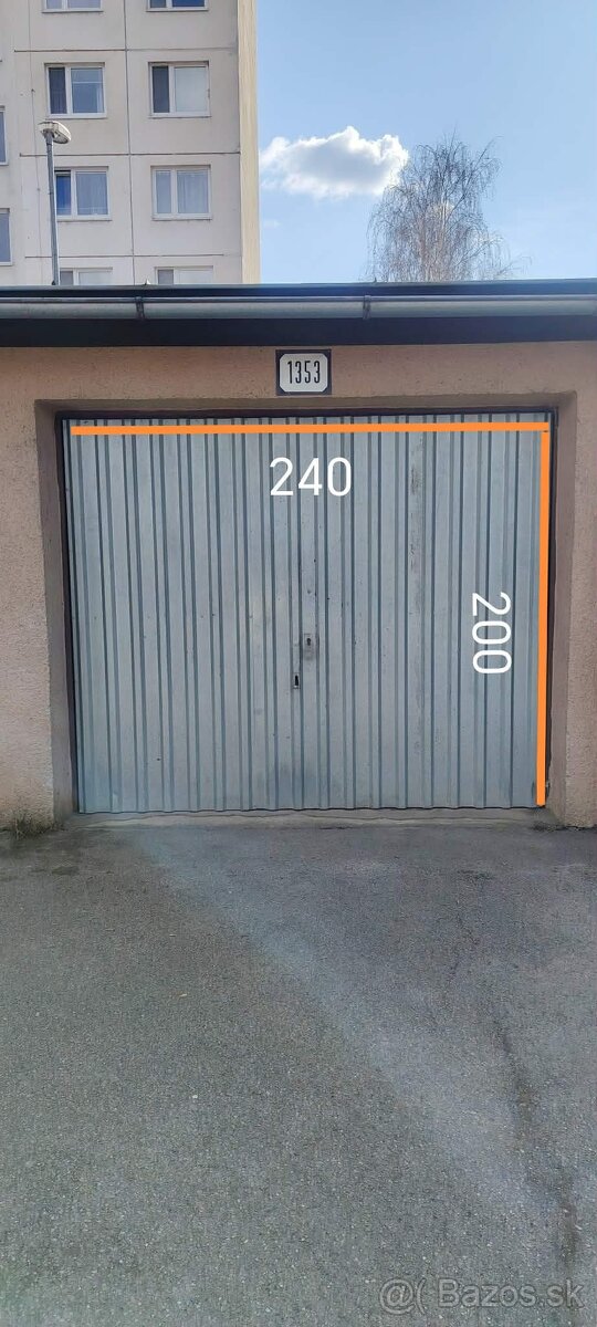 Garážová brána sklopná