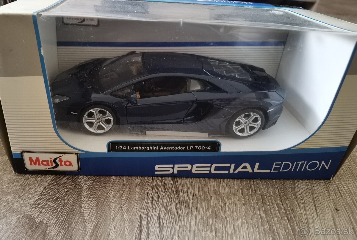 Modely aut cars 1:24