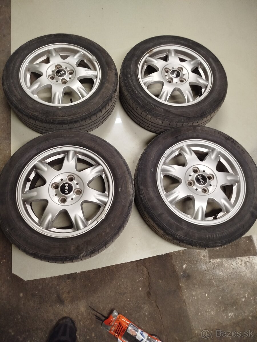 elektróny 4×100 R15