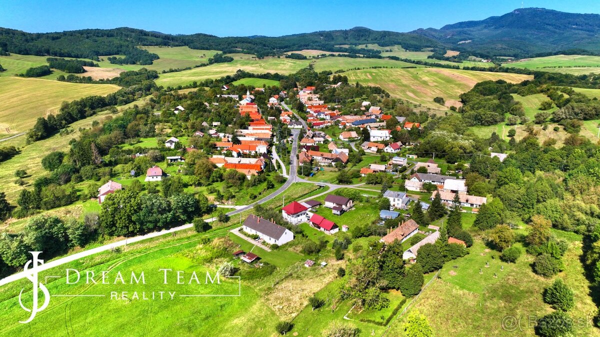 Slnečný, stavebný pozemok o veľkosti 1524m2 v obci Beluj