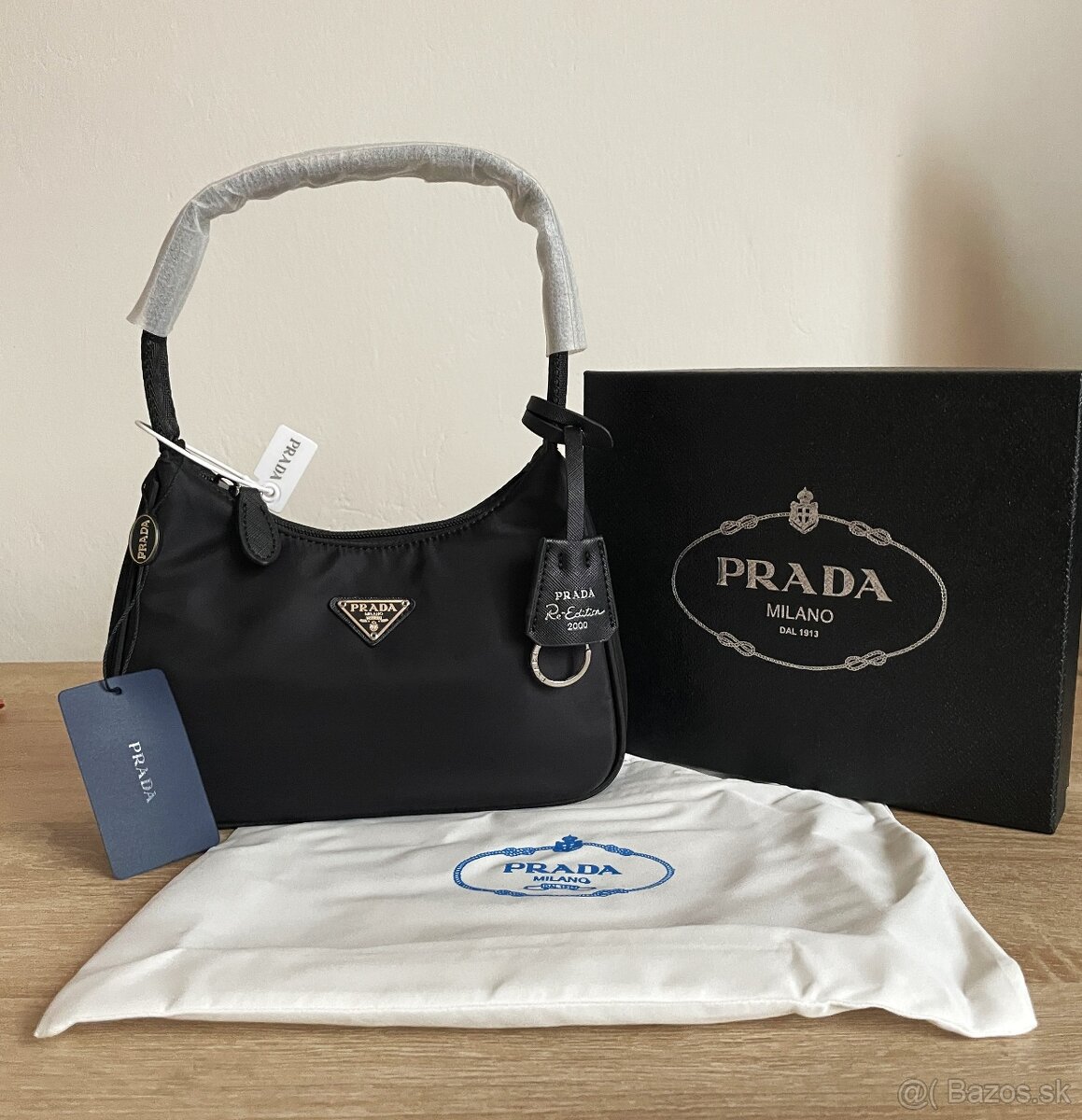 Prada Re-edition 2000 kabelka v darčekovom balení
